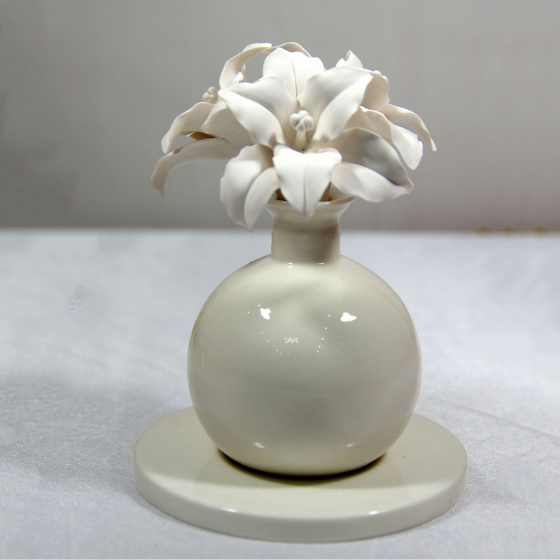 White ceramic round bottle nebulizer essential oil diffuser