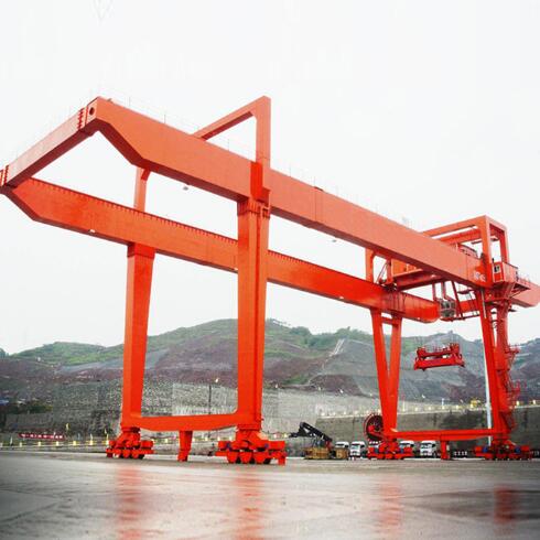 Port crane lifting container crane 40 ton rubber type gantry crane