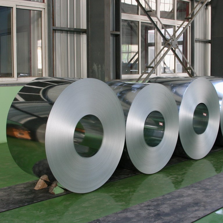 В горячем растворе dx51d z100 оцинкованная сталь в рулонах