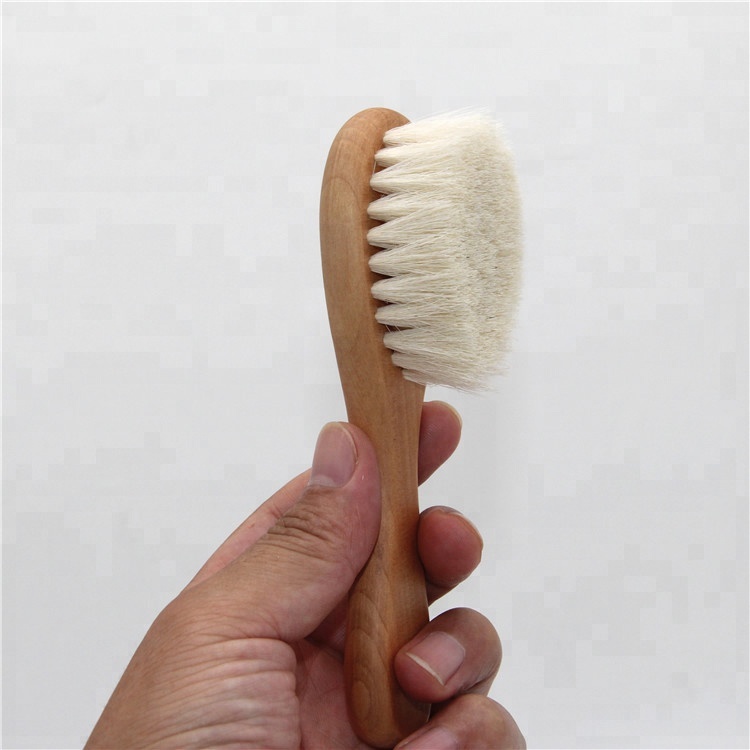 Wholesale 100% natural wooden Comb set and baby goat hair brush