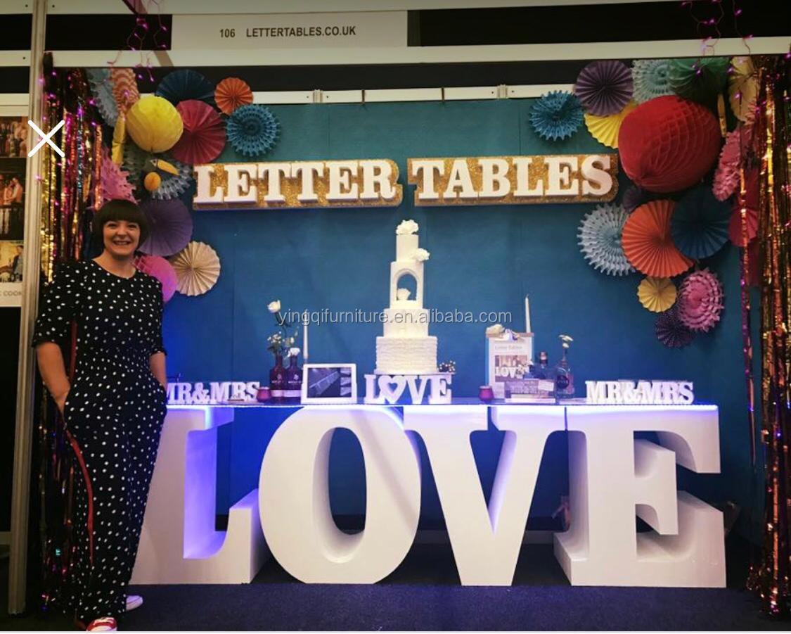 Модный свадебный стол с надписью «Love Table»