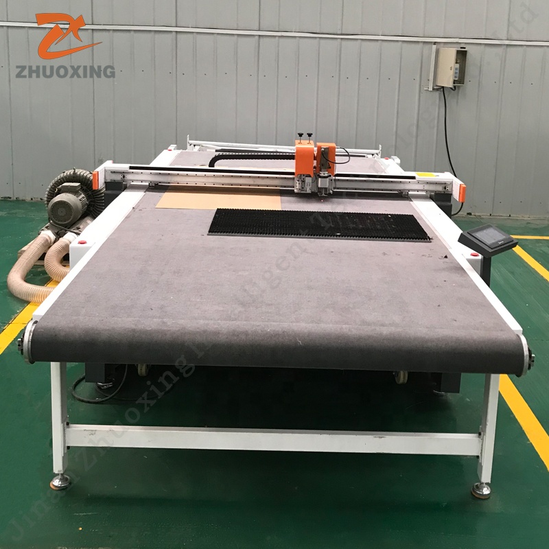 Synthetic leather shoe upper material cutting machine leather hide cutting equipment