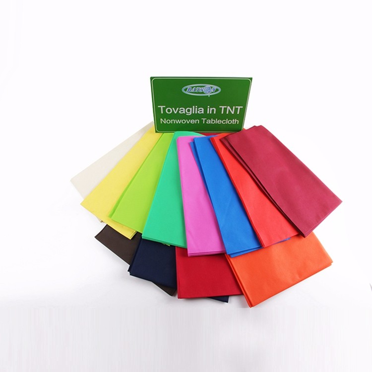 European standard quality non woven luxury modern home / hotel / kitchen table cloth