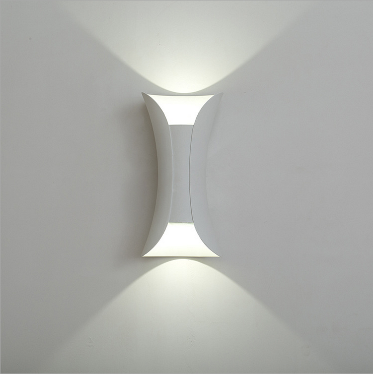 Modern and simple aluminum wall lamp Outdoor waterproof small waist vanity light