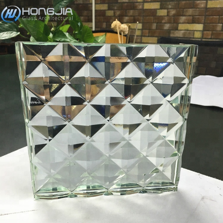 Художественное стекло High-end изготовления на заказ из декоративного стекла