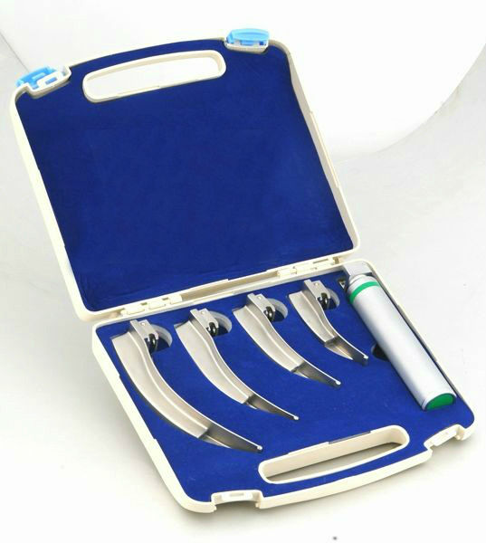 LARYNGOSCOPE BLADE SET