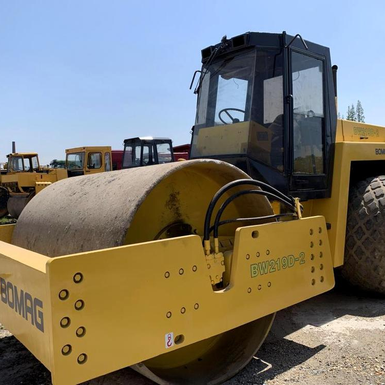 Б/у, хорошее состояние, Дорожный Каток Bomag BW219D для продажи