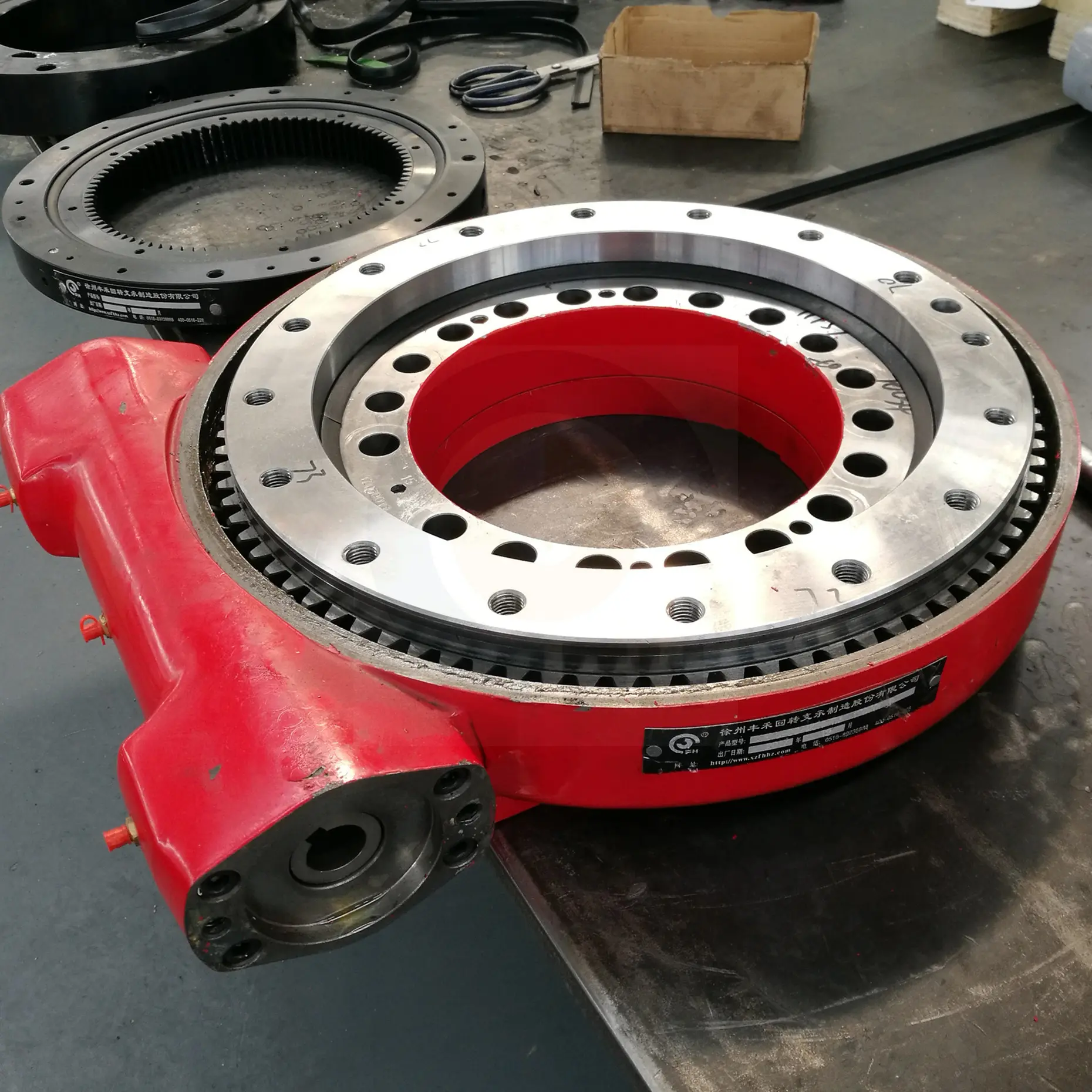 Solar tracking Worm gear slewing drive