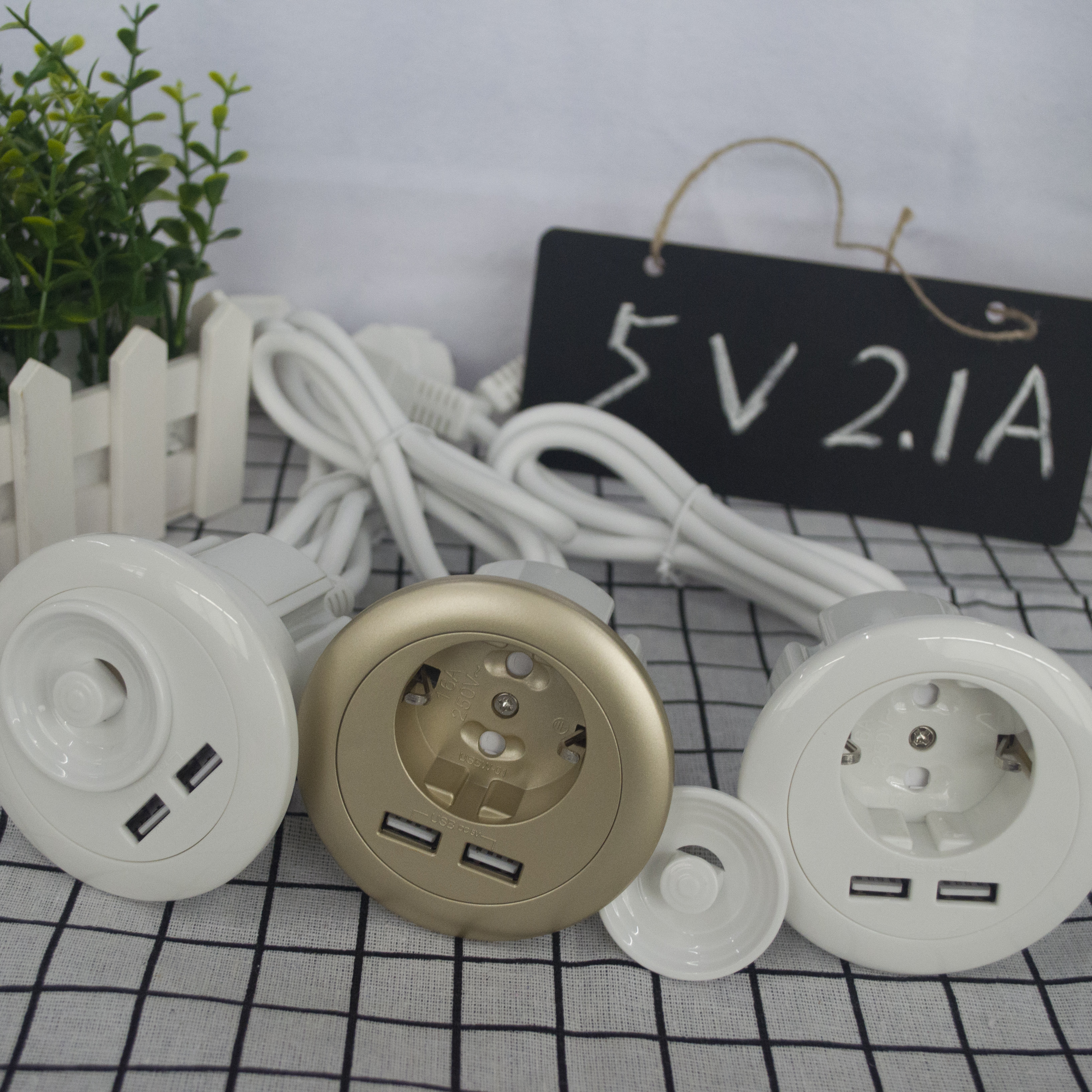 Удлинитель с 3 USB-портами для зарядки и 1 розеткой переменного тока, зарядная станция, длиной 4 фута, шнур переменного тока с европейской вилкой KC