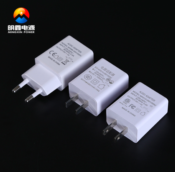 Оптовая продажа CE ROHS знак безопасности штепсельная вилка ЕС 5V 1.5A 2A USB настенное зарядное устройство для мобильного телефона и планшета