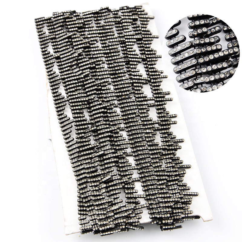 2019 fashion and good quality plastic edge trim colorful and custom design rhinestone plastic trim