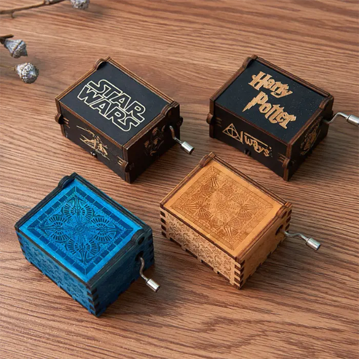 New arrival custom mini hand crank Laser Engraved hand crank wooden music box