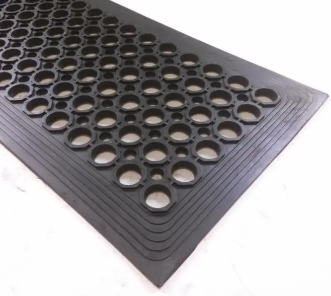 anti slip rubber kitchen mat with holes for hotel restaurant using