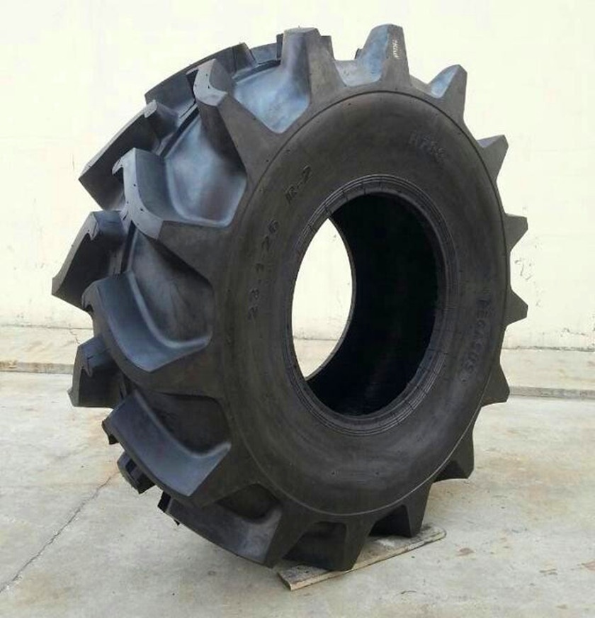 12,4-26 13,6-38 23,1-26 19.5L-24 28L-26 R2 сельскохозяйственная шина