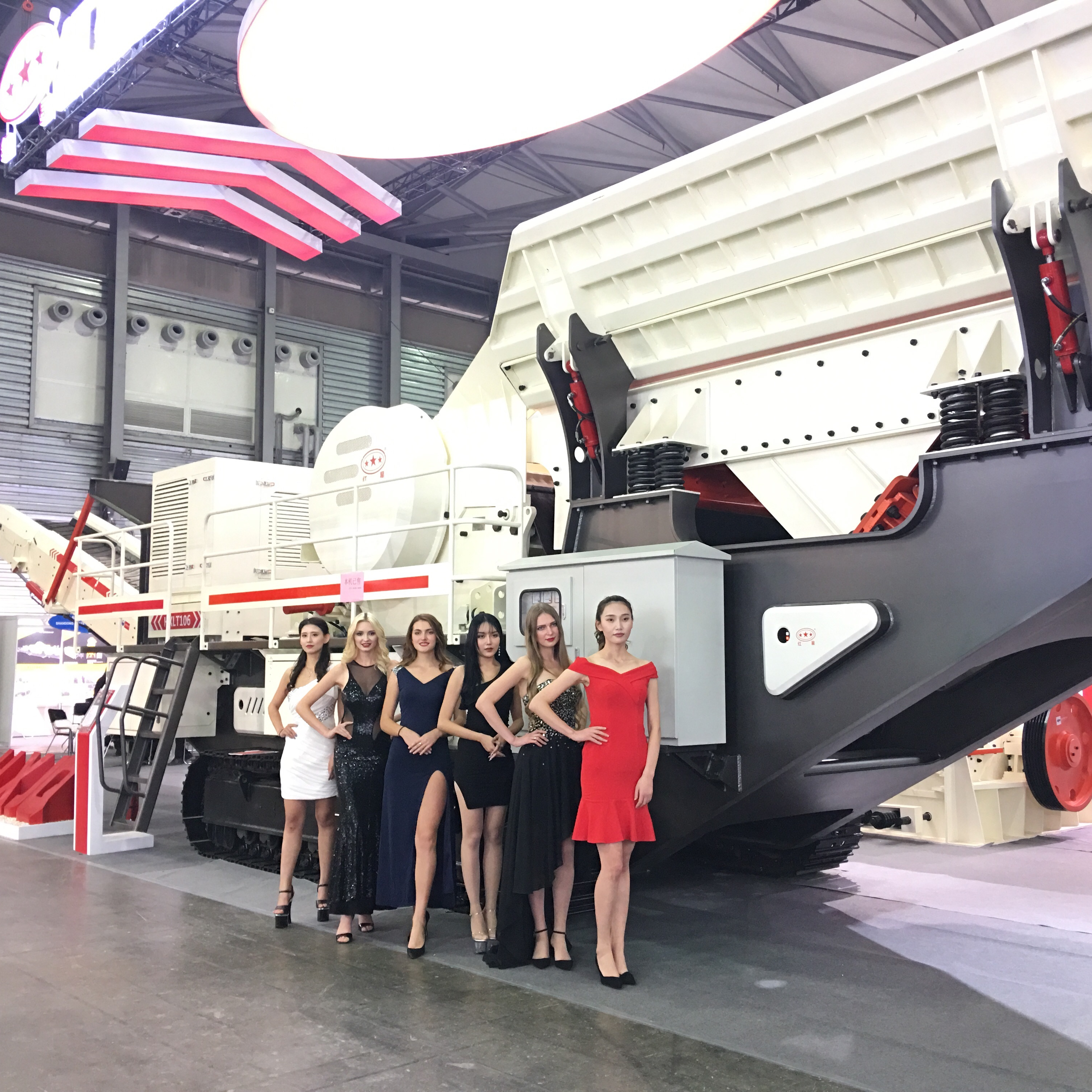 Pe600x900 гусеничная щековая дробилка