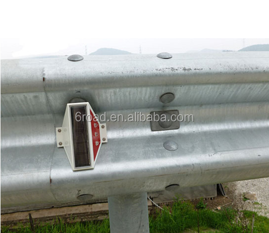 Солнечный Guardrail Прикрепленный трапециевидный светодиодный мигающий разметчик