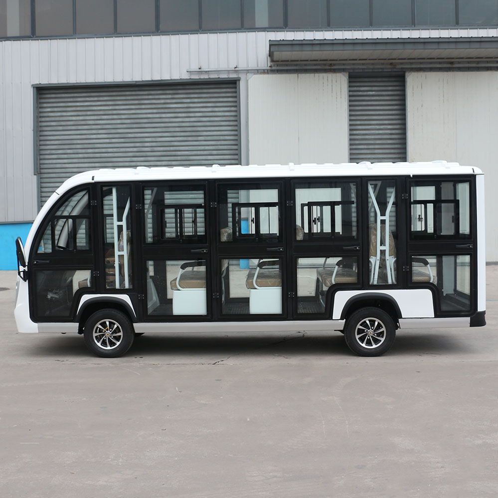14 пассажирских закрытых электрических автобусов