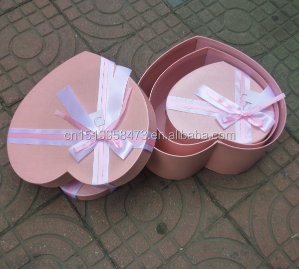 Ribbon Tie Heart Shape Gift Wrapping Paper cake box