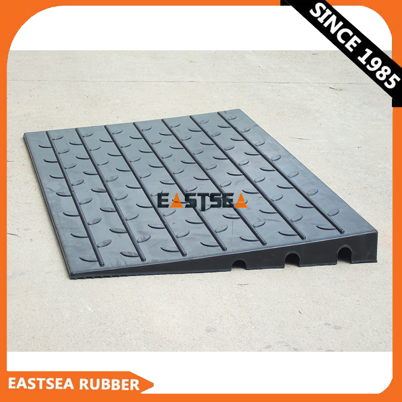Портативная панцирная рампа Hdpe, черная пандульная рампа для контейнера