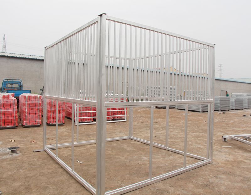 Оцинкованная лошадь стабильная с панелью HDPE