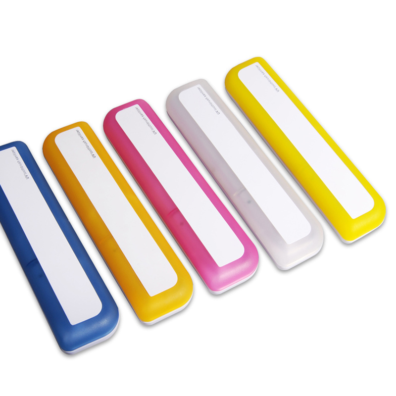 U2020 Toothbrush UVC Sterilizing Case OEM ODM Portable UV Toothbrush Sanitizer