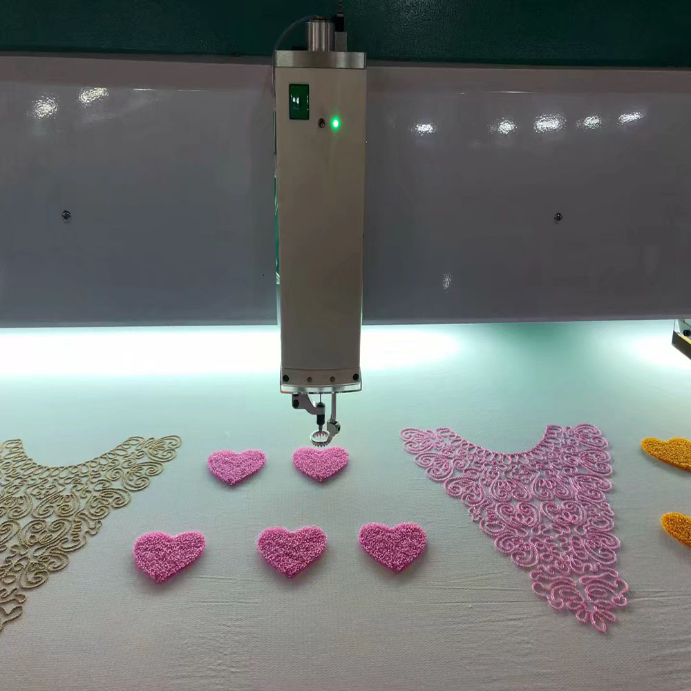 Смешанные вышивка MACHINE----FLAT + шениль/цепного стежка