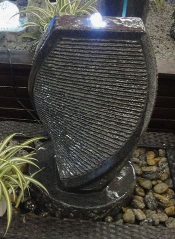 Садовый орнамент водопад