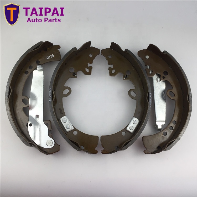 Тормозная колодка для пикапа Toyota Hilux 2004- 04495-0K120