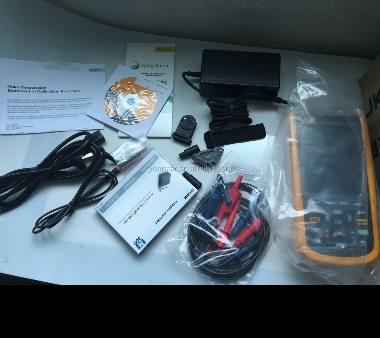 Промышленный ручной осциллограф Fluke 124B/S