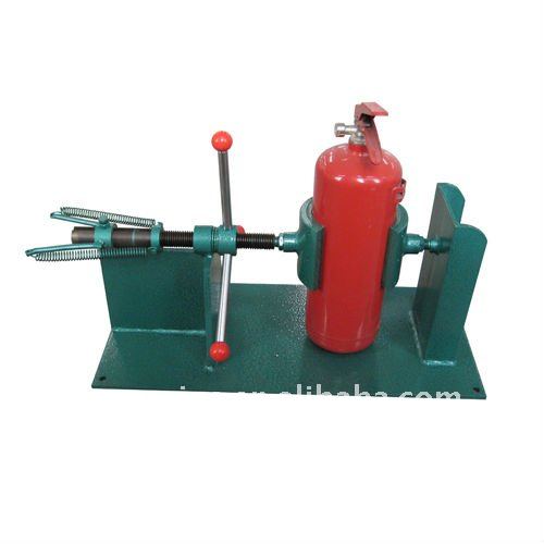 Manual fire extinguisher clamper