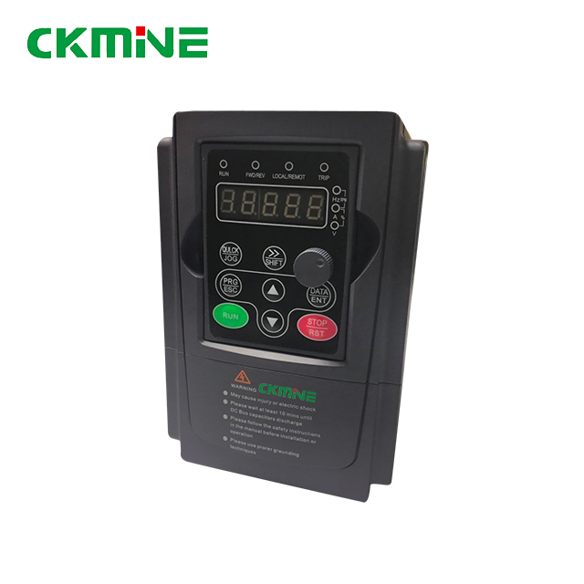 KM7000 серии AC-AC трехфазный 380v вход 4kw мотор солнечных батарей водяного насоса на солнечной батарее