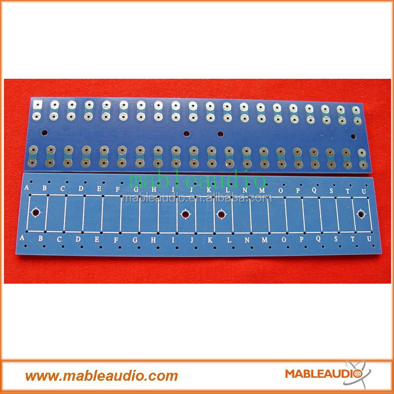 Плата PCB для усилителя синего цвета