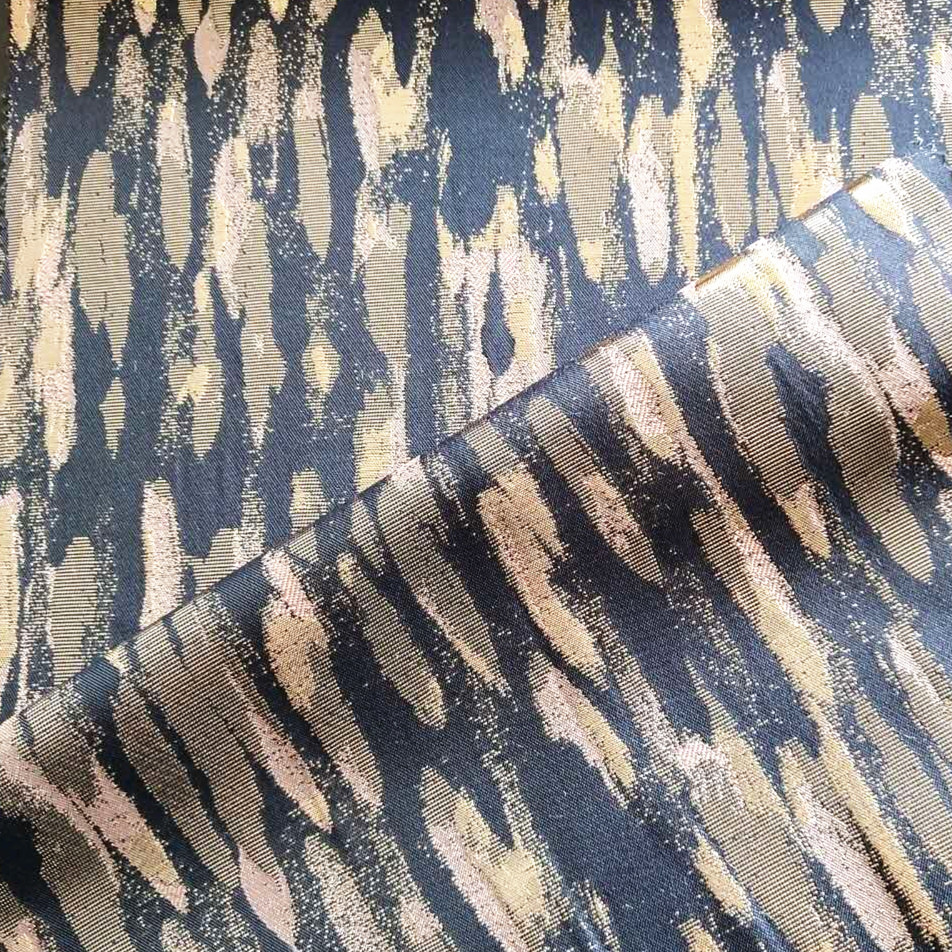SHAOXING FASHION DESIGN AND METALLIC FABRIC BROCADE JACQUARD FABRIC FOR DRESS