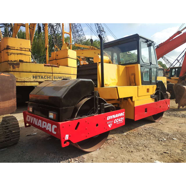 Б/у двухбарабанный уплотнитель, дорожный каток Dynapac CC211 на продажу
