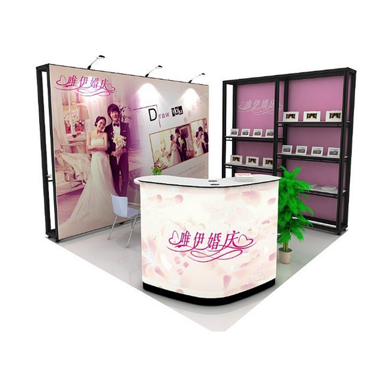 Aluminum custom modular trade show booth with graphic