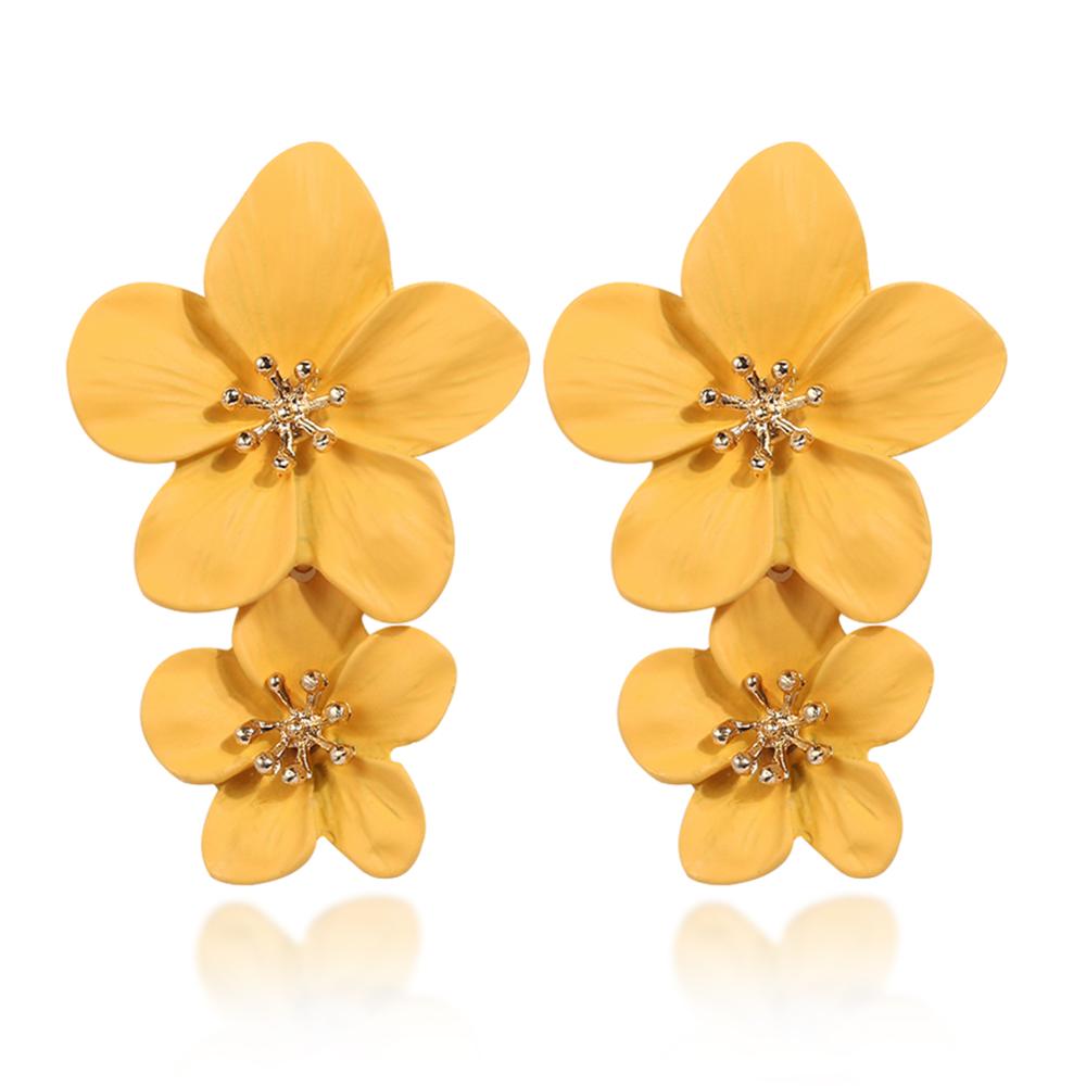 Artilady Korean Style Flower Stud Earrings For Women 2019 New Fashion Sweet Earrings Wholesale Jewelry