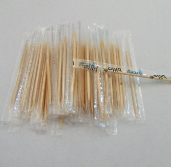 Hot sale healthy mini pocket bamboo toothpick with plastic packaging