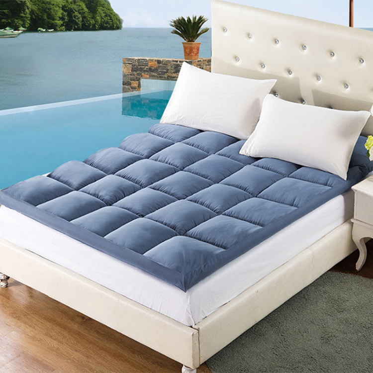 Brushed Polyester Fabric Blue White 1500~3000gsm Duck Feather Filled Mattress Topper