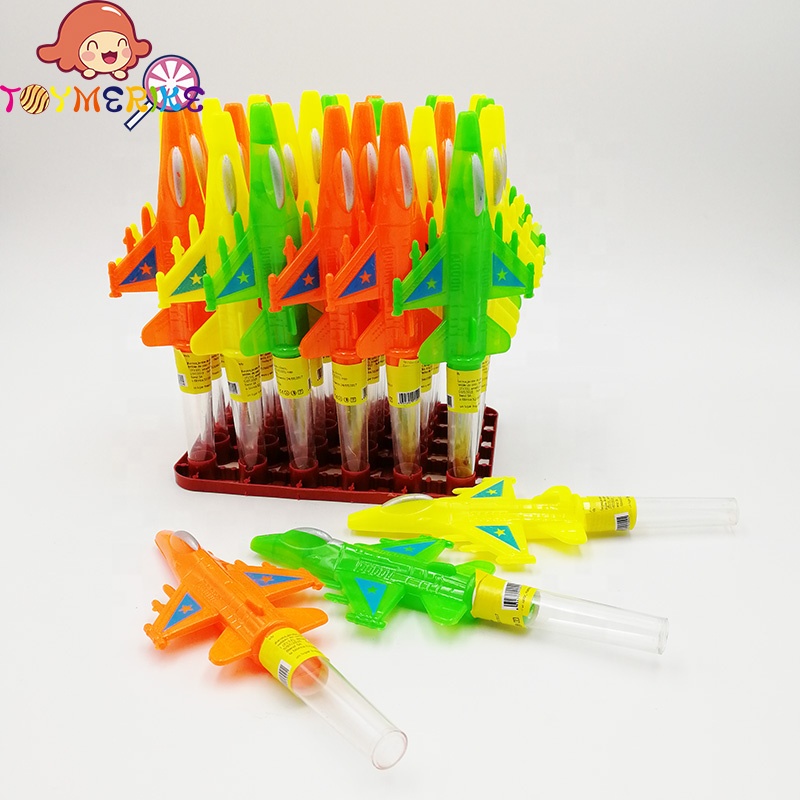 Игрушечный самолет с таблеточным рисунком