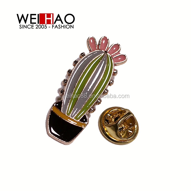 Fashion New Brooch/metalic badge with pin on the back/ Metal Hard Enamel Pin Badges For Clothes