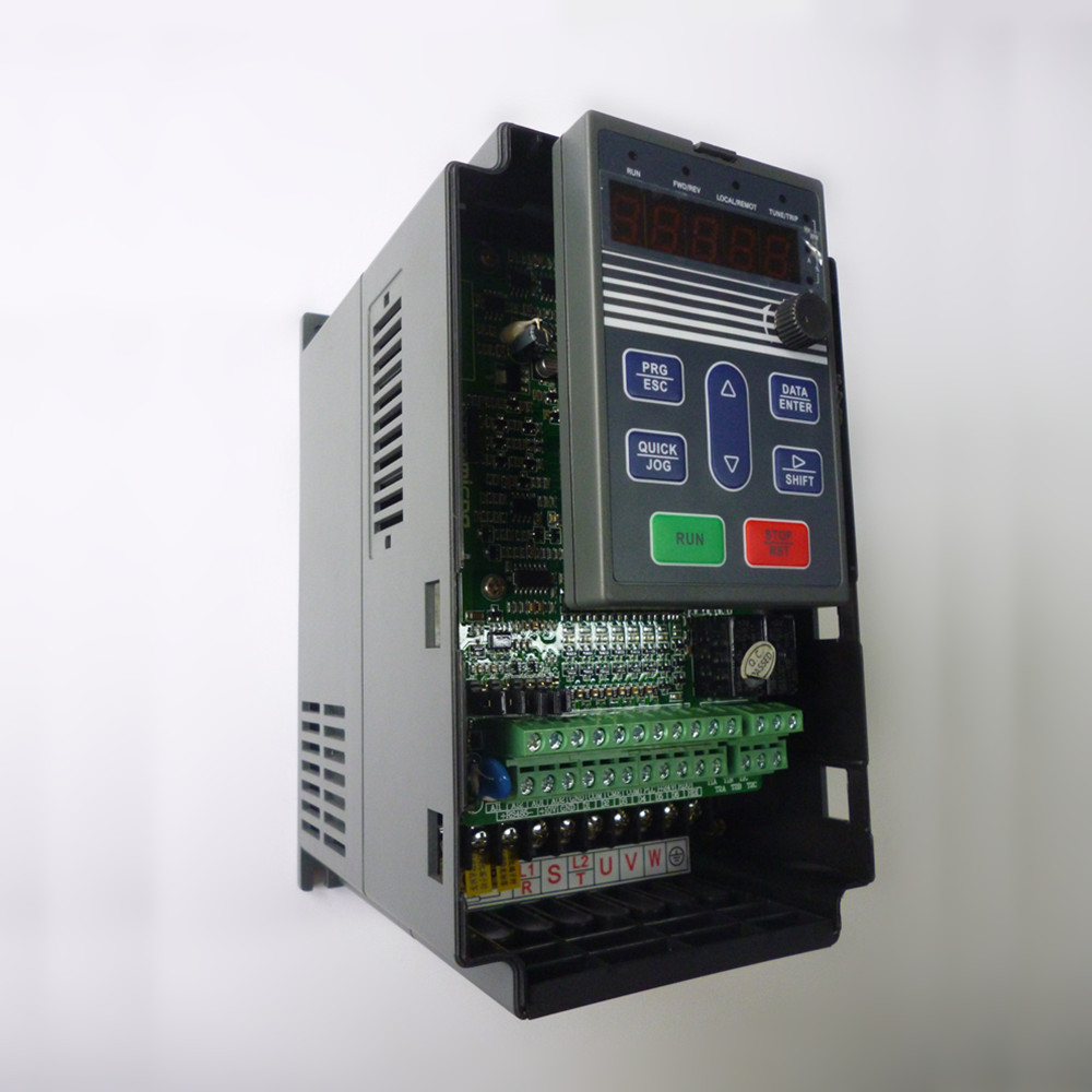 Экономия энергии одиночной фазы 3 фазы переменного тока 220V 2.2kW 3HP солнечный инвертор насоса со слежением за максимальной точкой мощности
