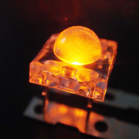 Ультра яркий Epistar 4000-6000mcd 5 мм piranha Янтарный супер флюс led