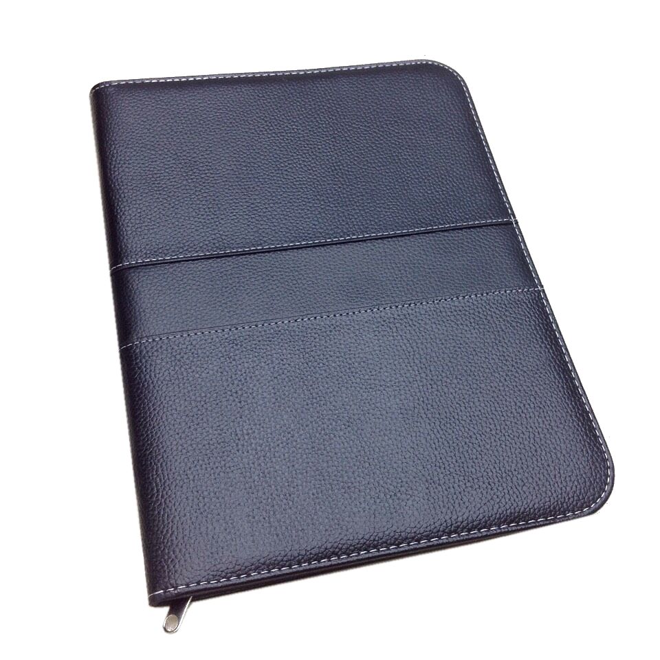 Black zipper folder with writing memo