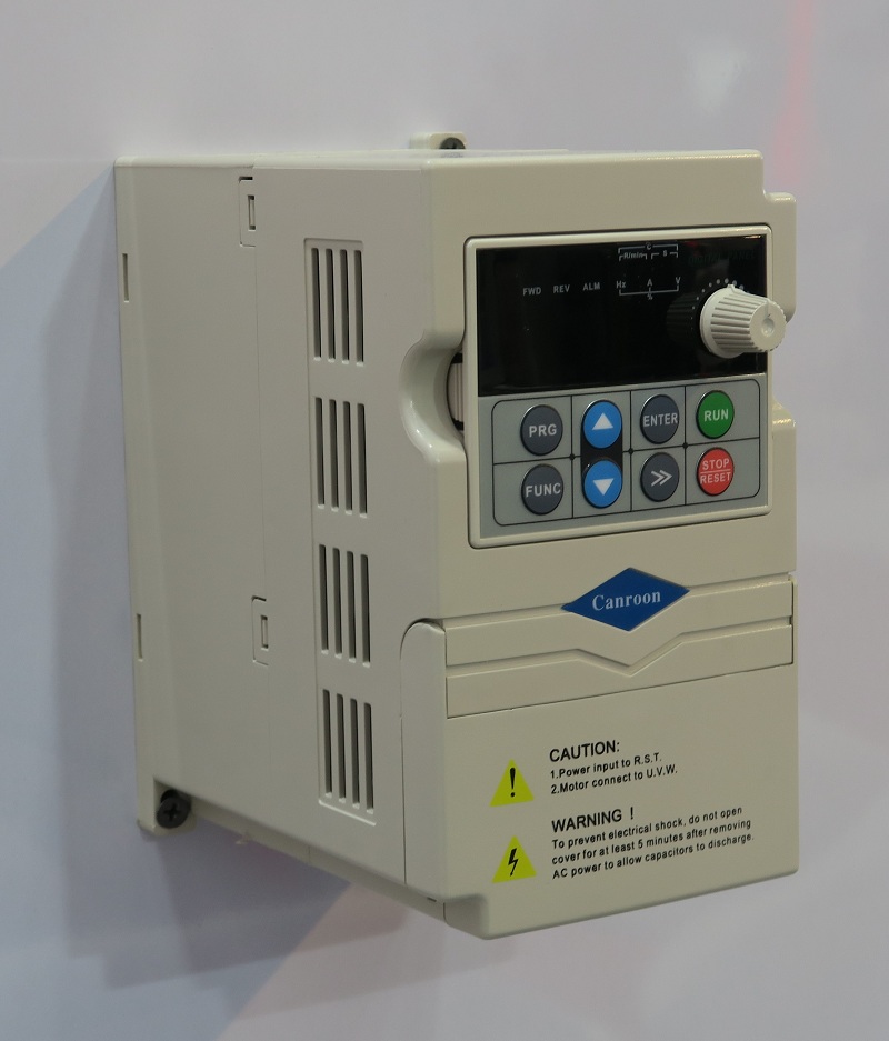 Лучшие продажи 220v одна фаза 1hp 0.75kw 3 выходные фазы переменного тока мотор инвертор частоты Драйв экономически эффективные продукты 4.5A