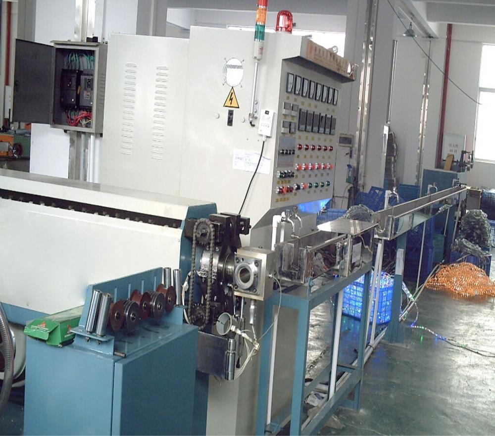 Double color silicone LED strip extrusion line