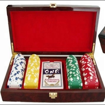 Пользовательские Оптовые деревянные покер чип Box Set