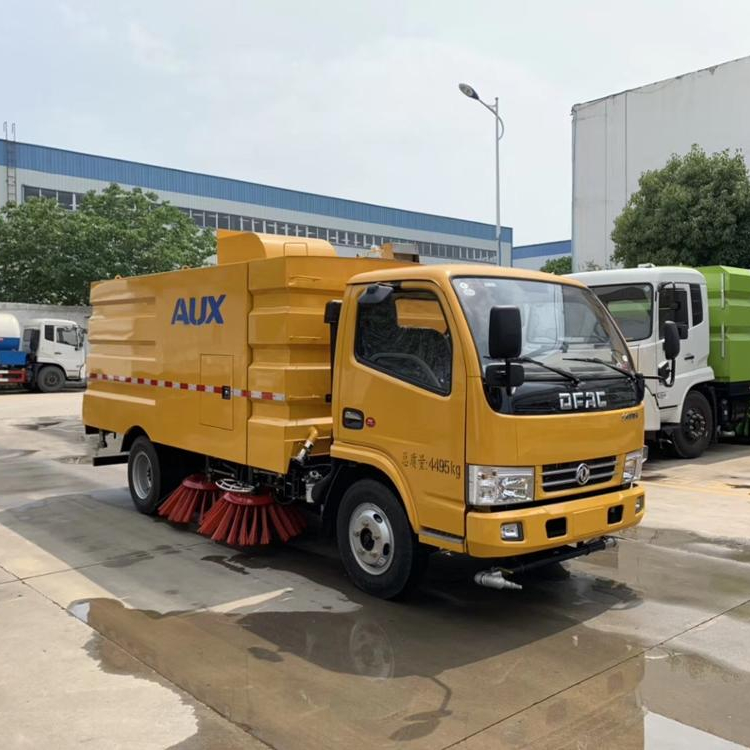 Небольшая Вакуумная уборочная машина марки dongfeng, 5000 литров, уличная уборка