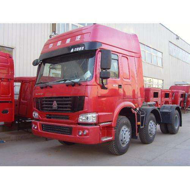 SINOTRUK Howo 6*2 tractor truck 371hp 70 cabin right hand drive