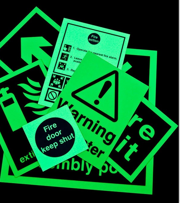 High class hot sales glowing vinyl sticker adhesive wall label noctilucent sticker Long luminous time