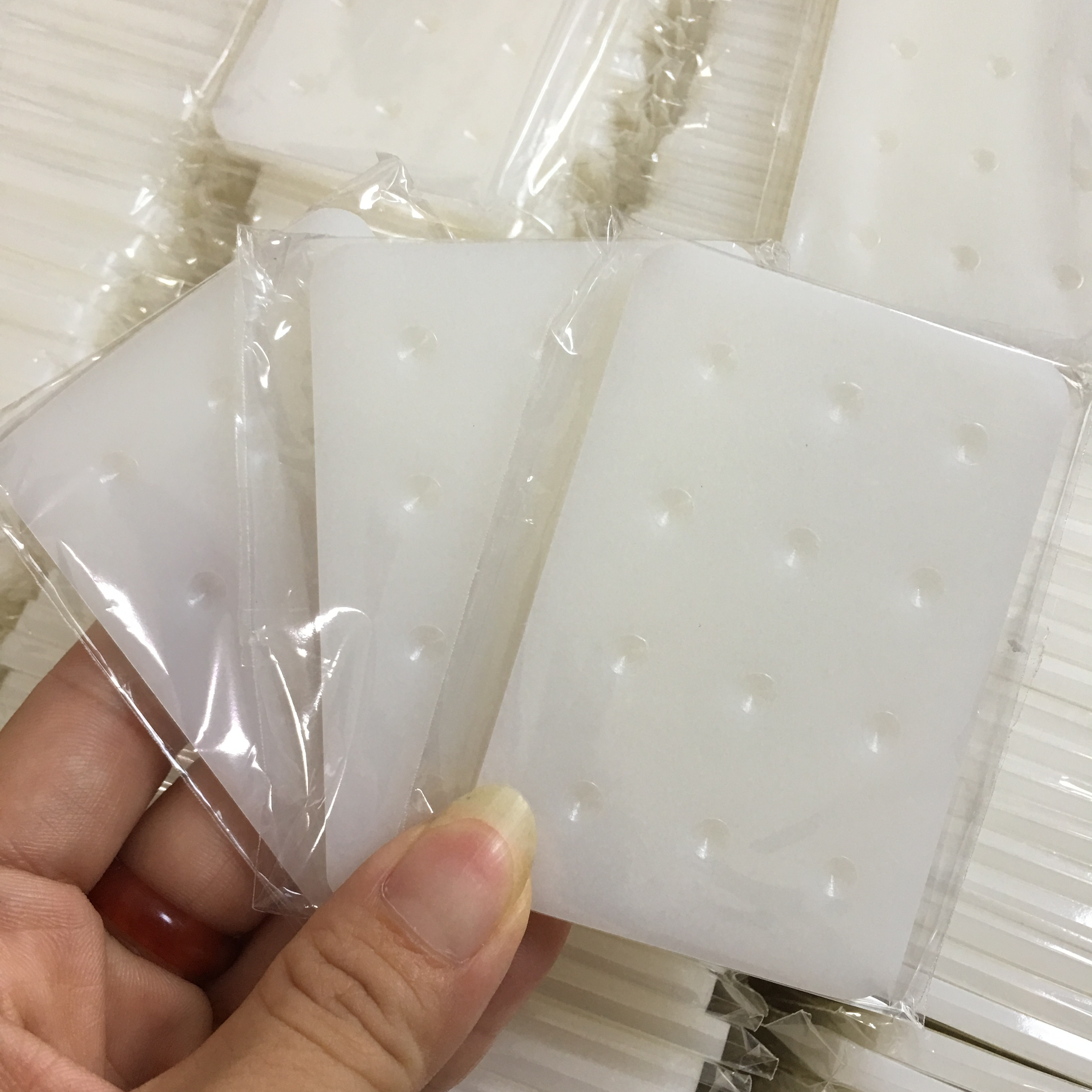 Оптовая продажа HDPE клей держатель ресниц лоток клей лотки пластиковые ресницы наращивание клей лоток с 12 отверстиями